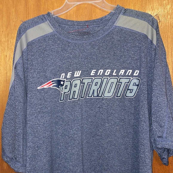 •NFL•BLUE & GRAY NEW ENGLAND PATRIOTS LOGO SHORT SLEEVE SHIRT SIZE 2XL/XXL - Picture 5 of 9